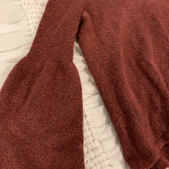 American eagle maroon sweater - Picture 2 of 3